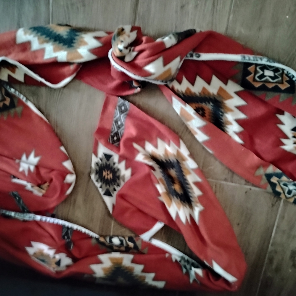 Geometric Patterned Scarf - Red and White